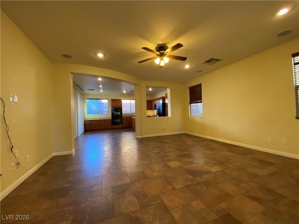 11046 Fort Bowie St - Photo 7 of 28