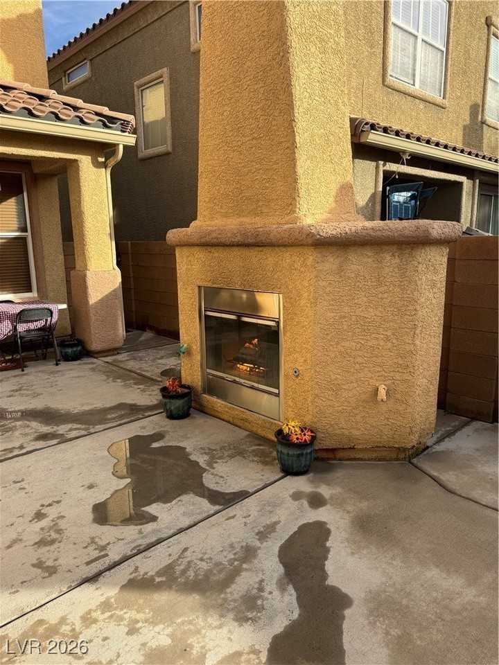 9020 Partridge Hill St - Photo 5 of 23