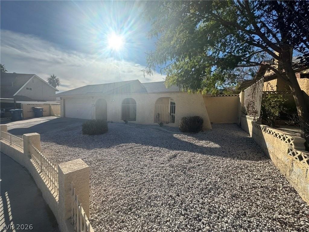 4171 Victoria St - Photo 3 of 44