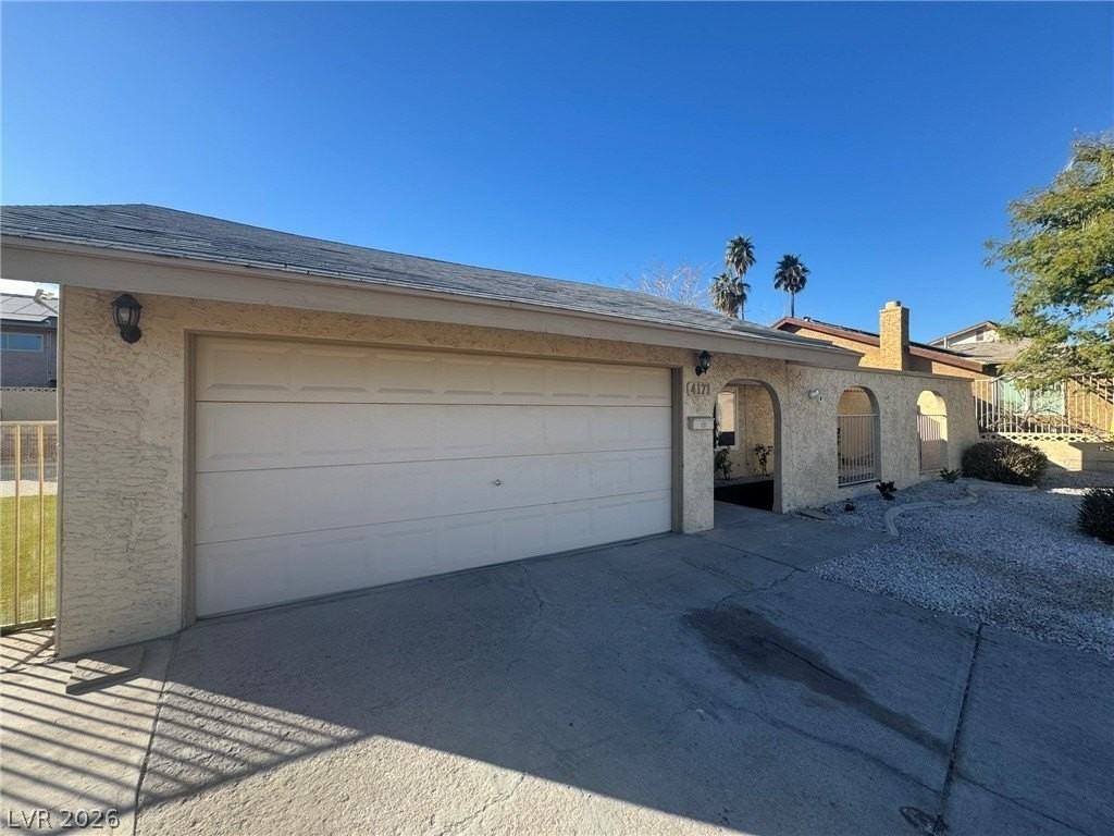 4171 Victoria St - Photo 5 of 44