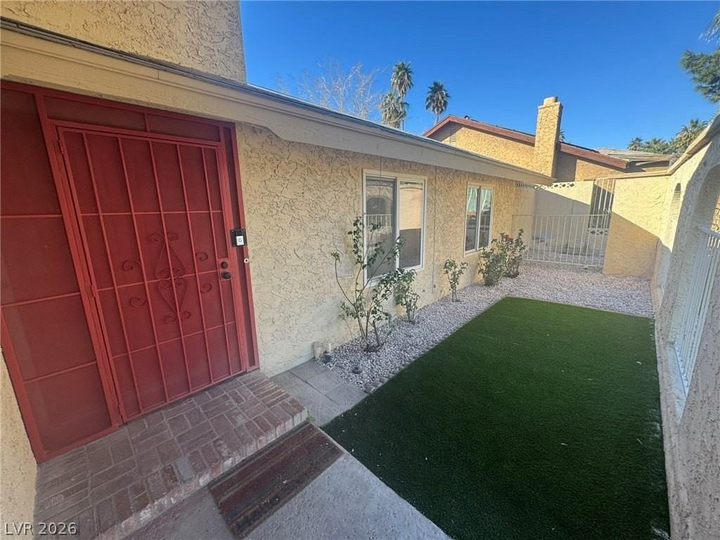 4171 Victoria St - Photo 6 of 44