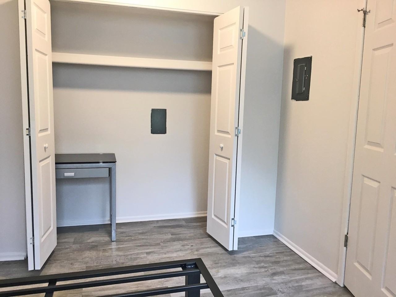 912 Oakland Ave Apt 3 #3 - Photo 7 of 10