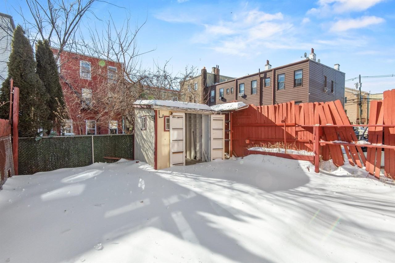 211 41st St #2 - Photo 2 of 18