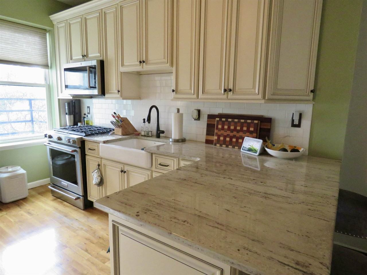 1011 Park Ave #5R - Photo 6 of 16