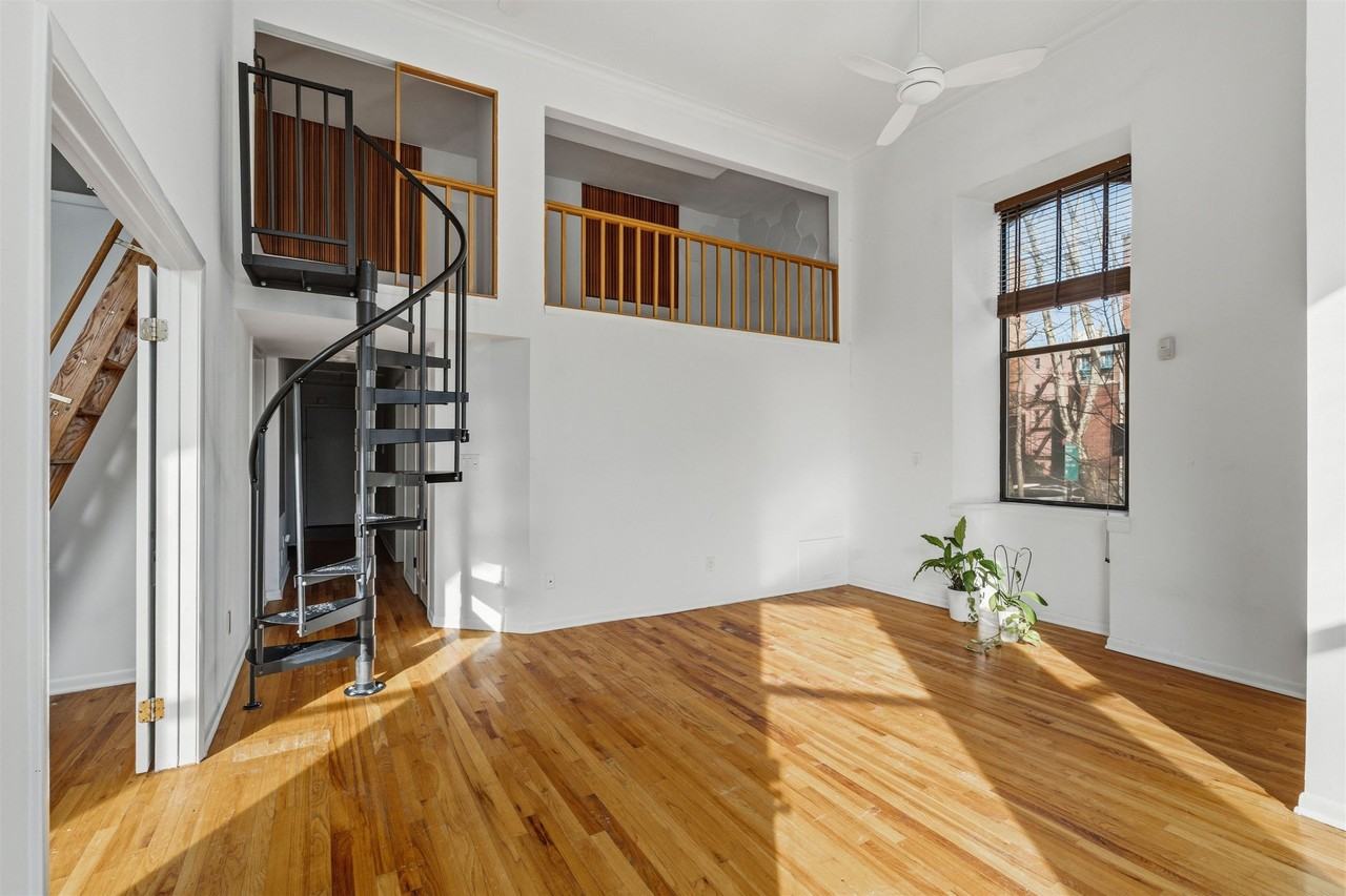 297 Montgomery St #2E - Photo 7 of 24