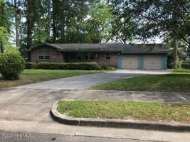 featured image of 2808 Lyndon Ave