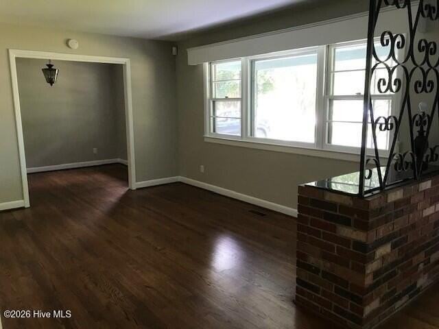 2808 Lyndon Ave - Photo 3 of 17