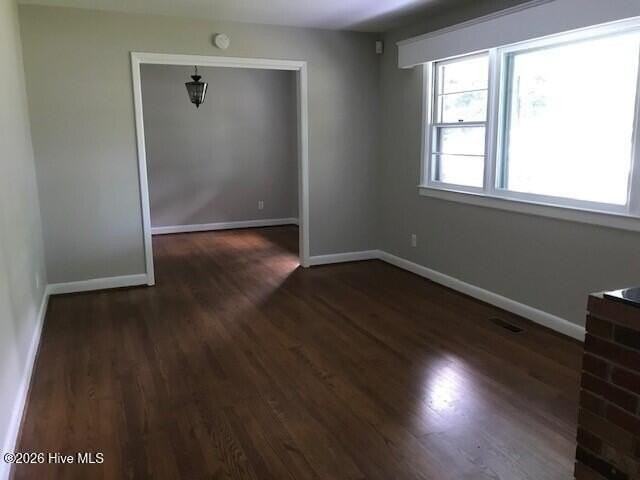 2808 Lyndon Ave - Photo 4 of 17