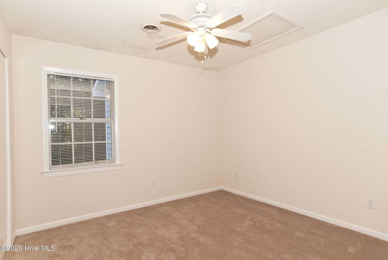 721 Varsity Dr - Photo 6 of 8