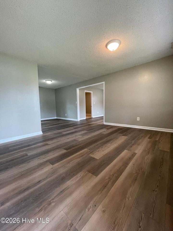 101 Ivey Ct - Photo 4 of 19