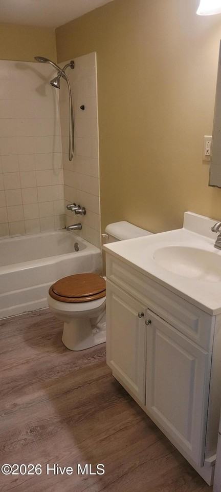 305 Queen St - Photo 7 of 7