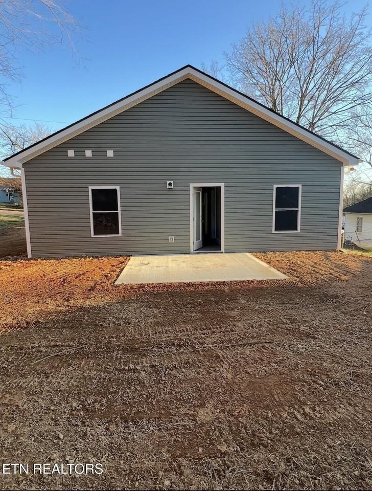 1509 Lawson Ave - Photo 3 of 17