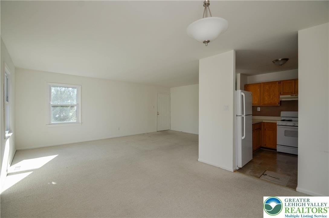 167 William Penn Dr - Photo 5 of 23