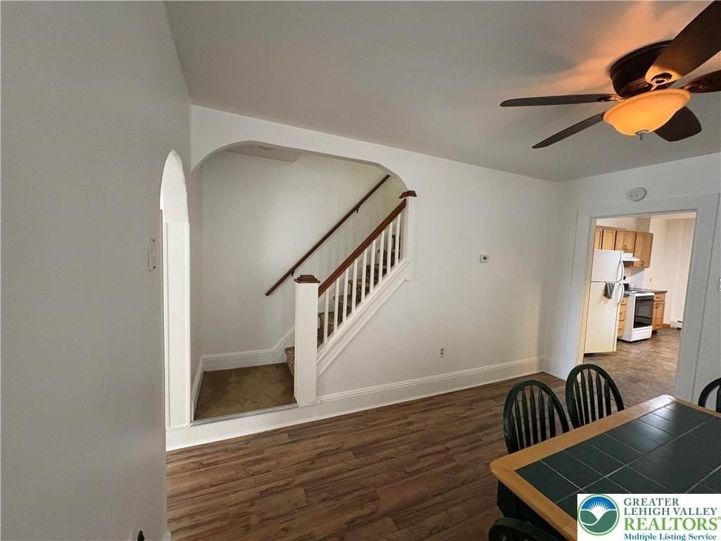 210 S 9th St - Photo 3 of 21