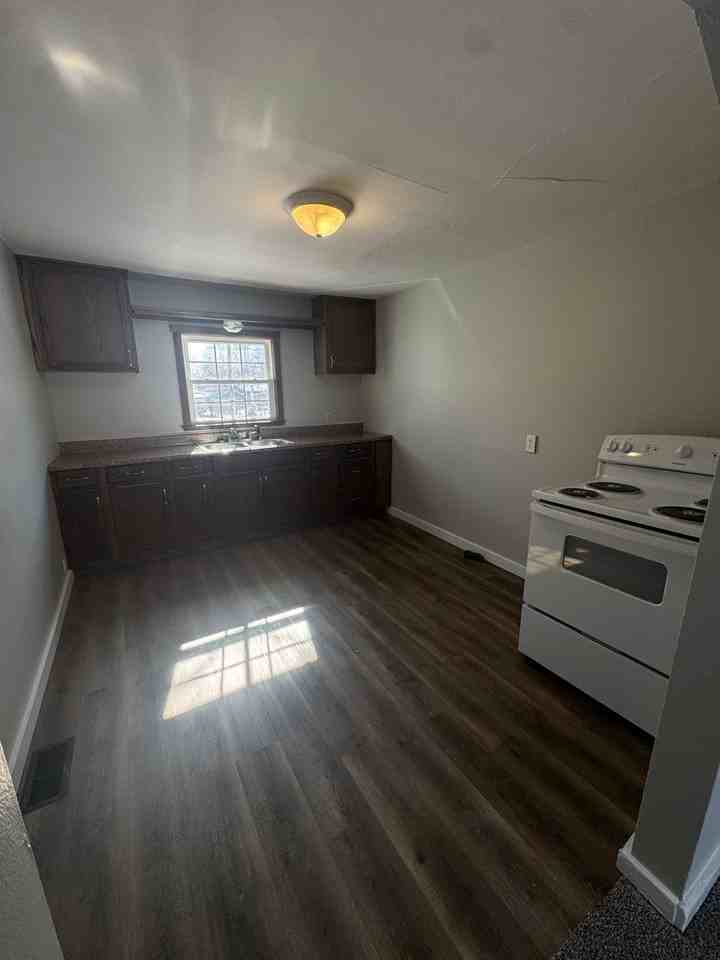 1820 W Webster St - Photo 4 of 10