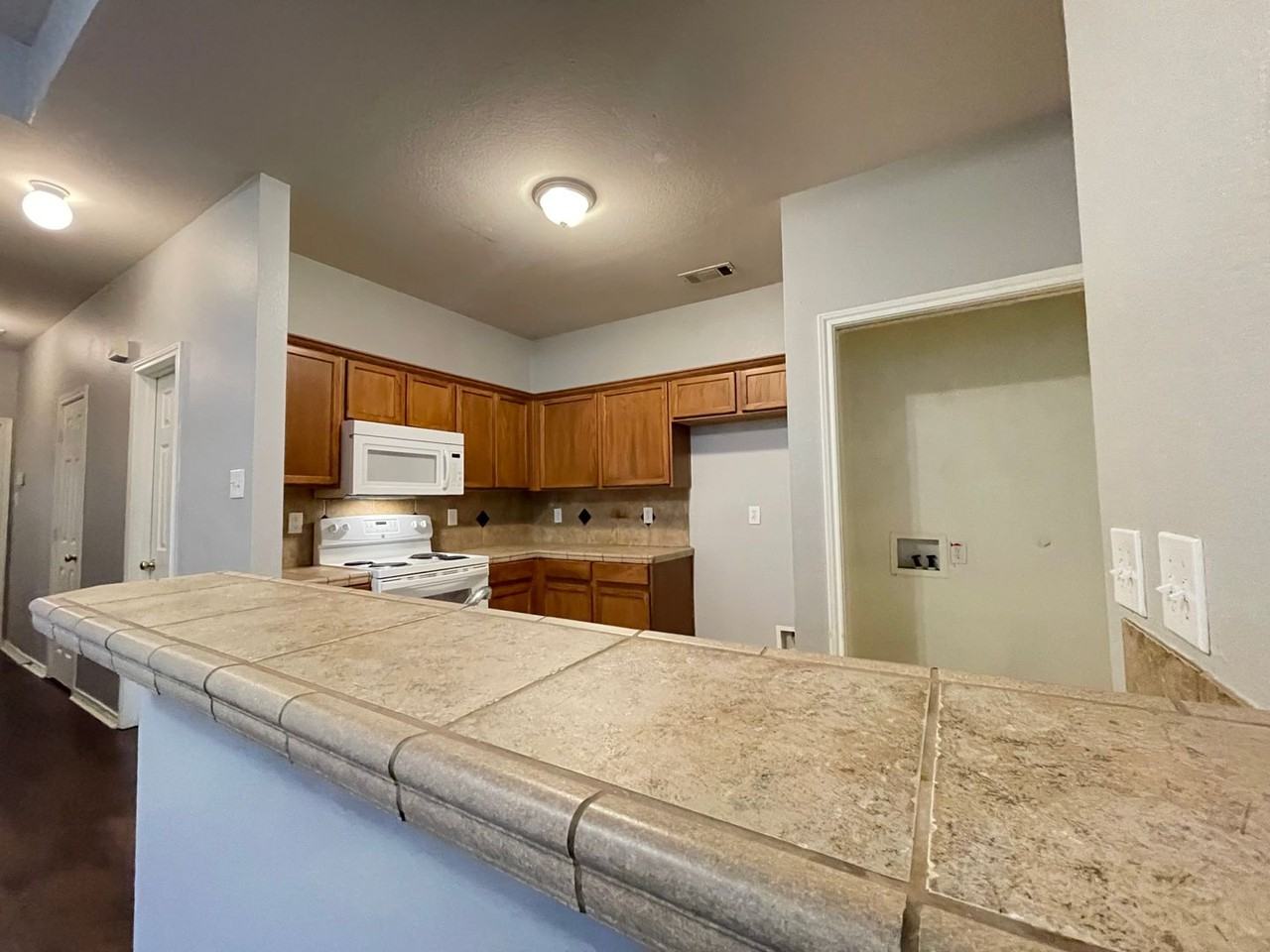 5902 Lovingham Ct - Photo 5 of 20