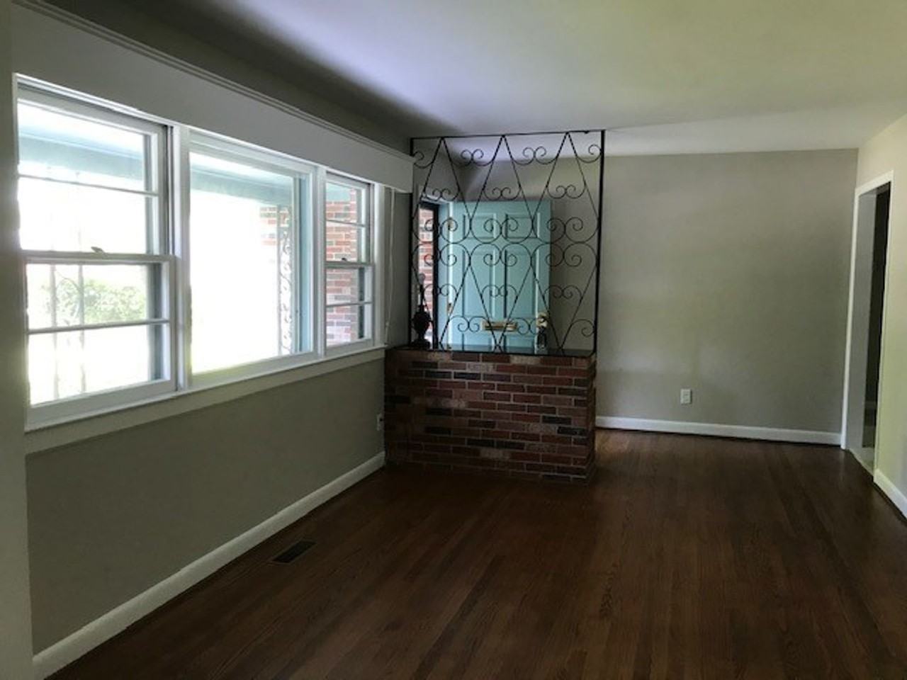 2808 Lyndon Ave - Photo 2 of 17