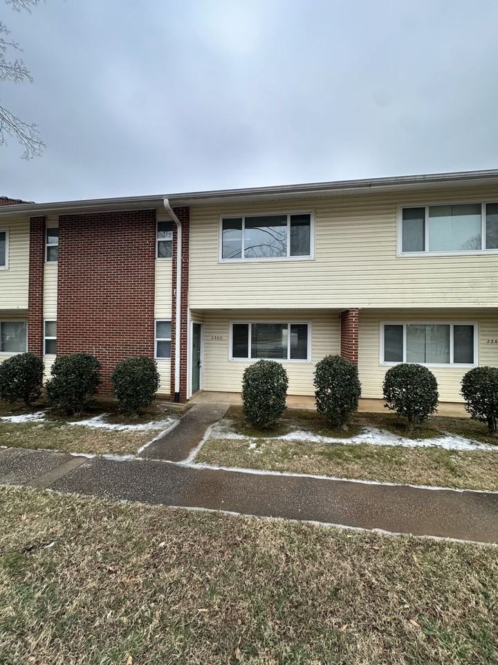 2365 Champion Ct - Photo 2 of 14