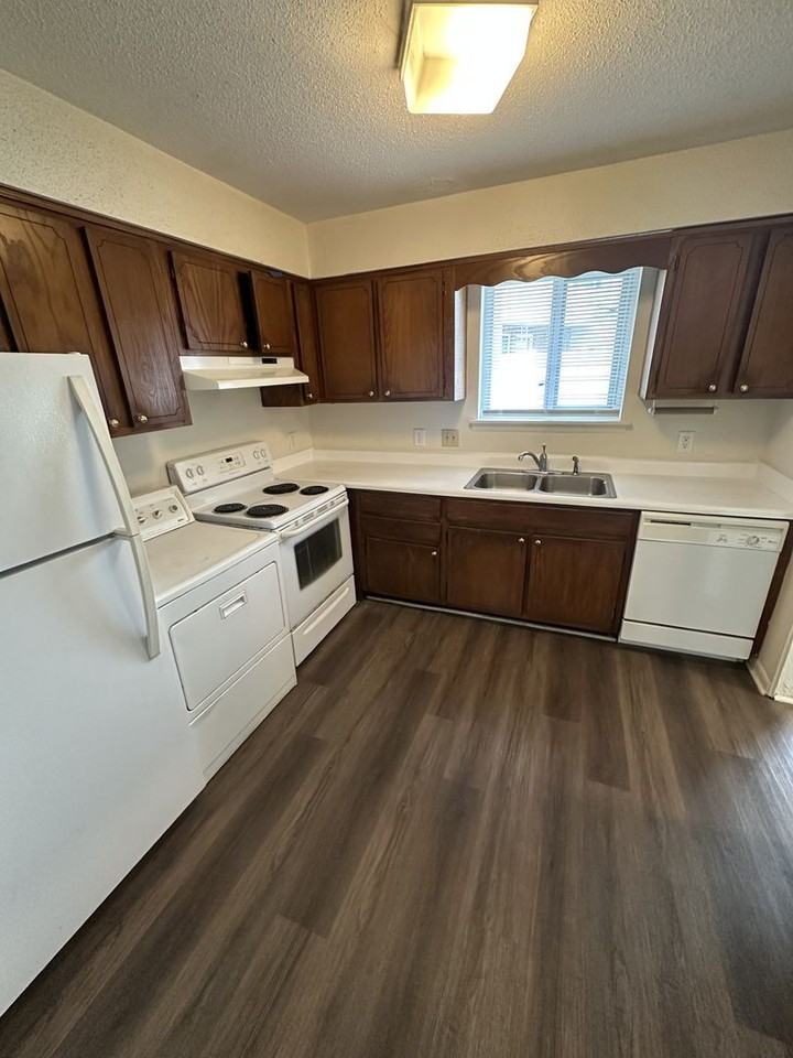 2365 Champion Ct - Photo 7 of 14