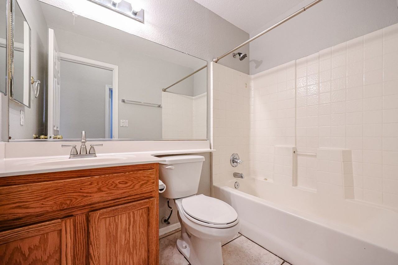 726 W Del Rio St - Photo 5 of 33