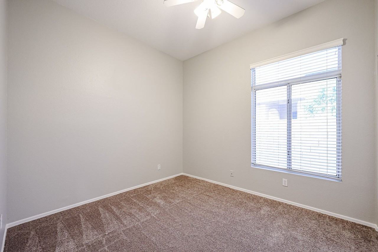 726 W Del Rio St - Photo 6 of 33