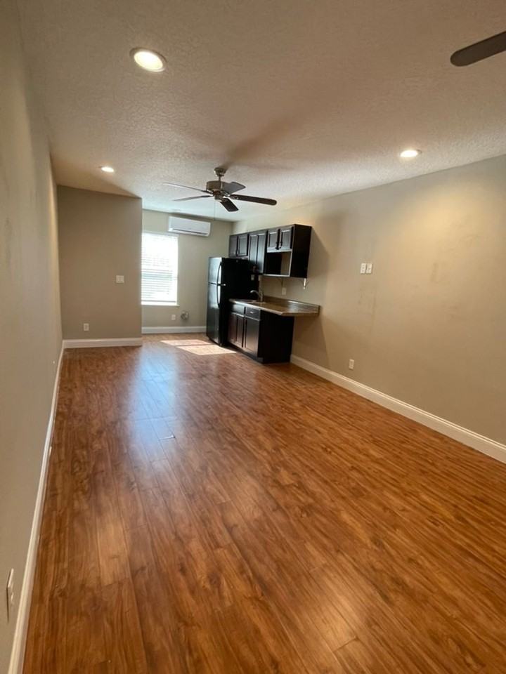 515 N Disston Ave - Photo 6 of 10