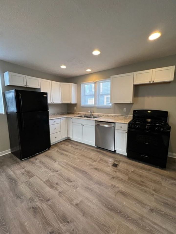 1245 S 17th St - Photo 7 of 22