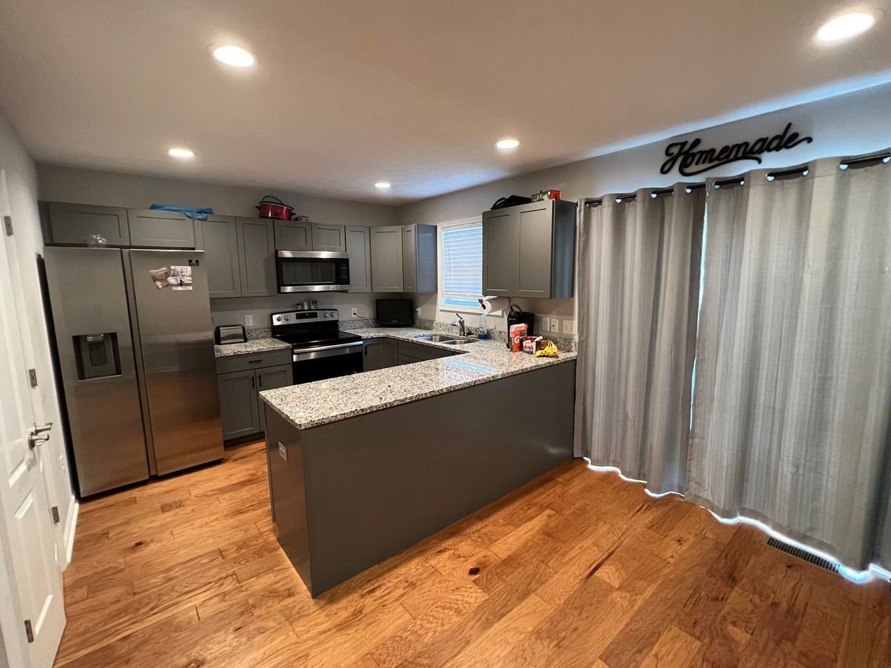 2340 Kendall Ln - Photo 2 of 10