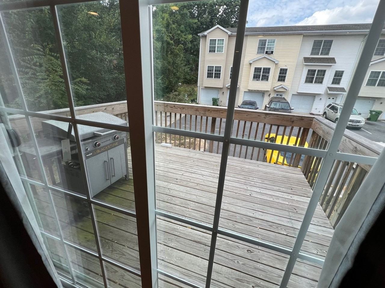 2340 Kendall Ln - Photo 4 of 10