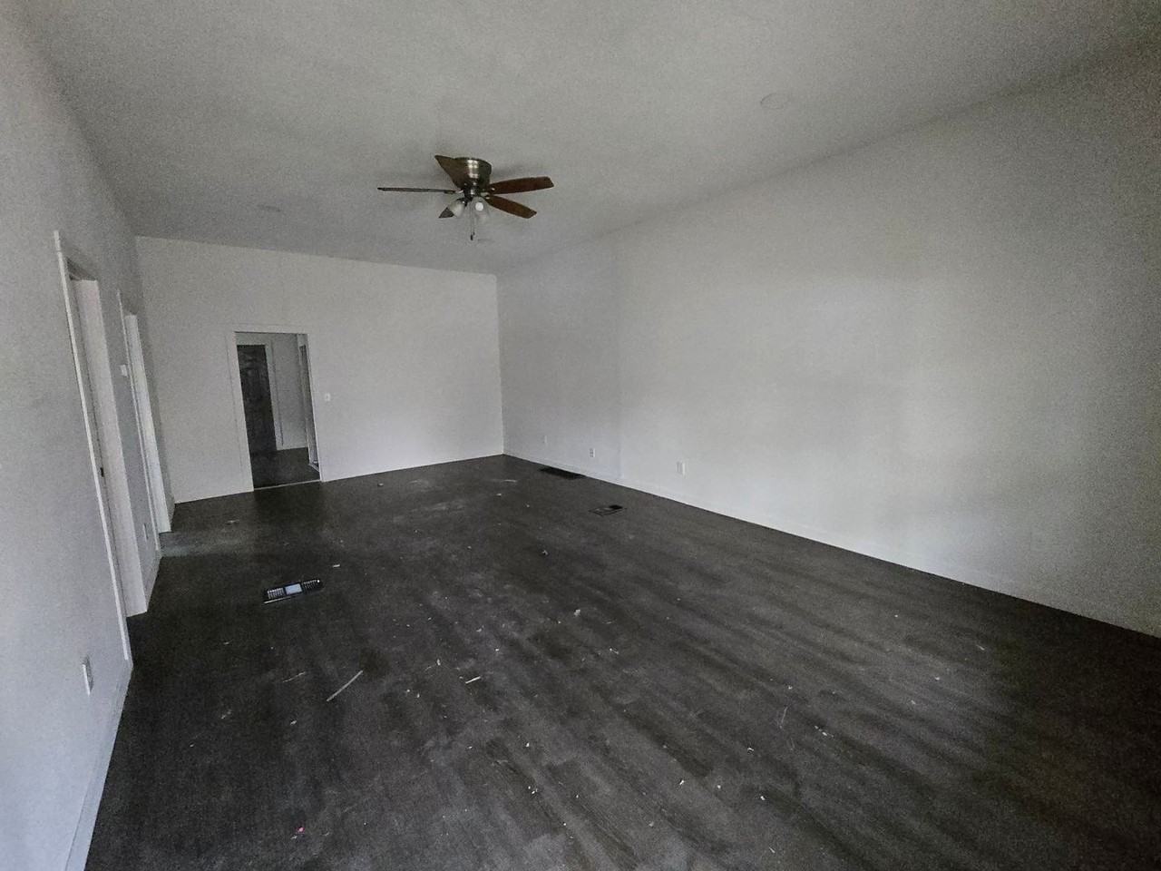 1110 Sw Woodward Ave - Photo 2 of 6