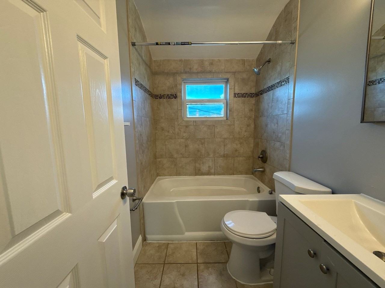 834 N Marlyn Ave - Photo 6 of 11