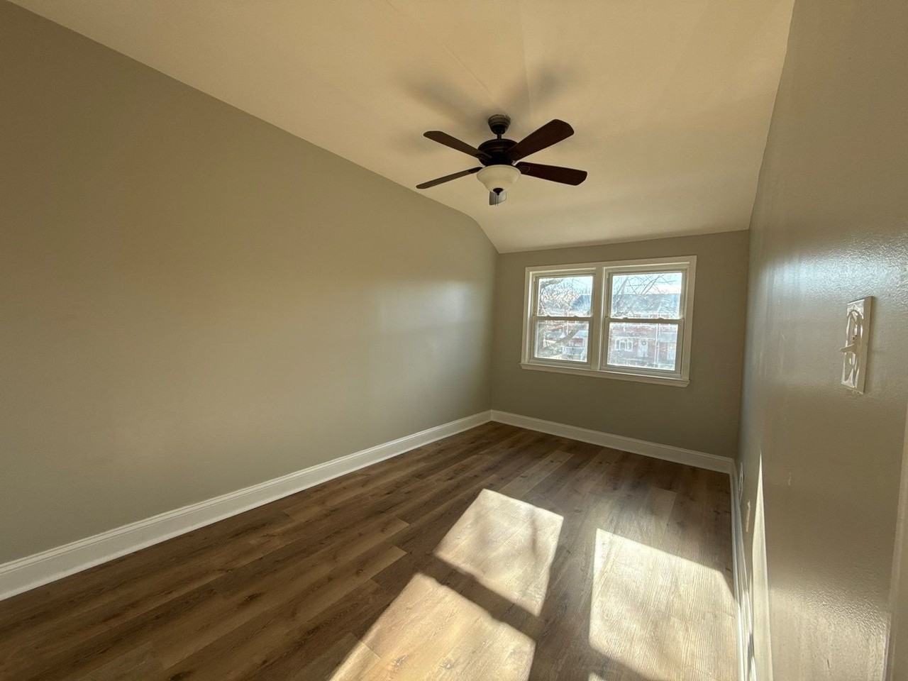 834 N Marlyn Ave - Photo 7 of 11