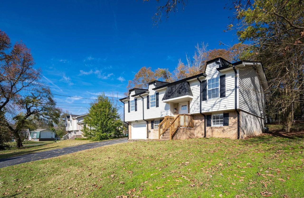 1075 Carol Jean Trl - Photo 2 of 31