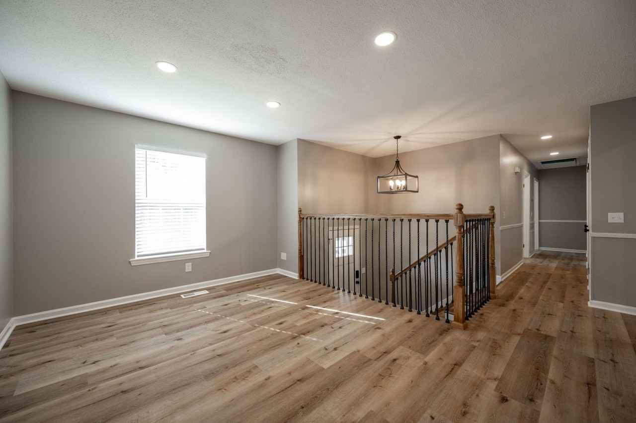 1075 Carol Jean Trl - Photo 4 of 31