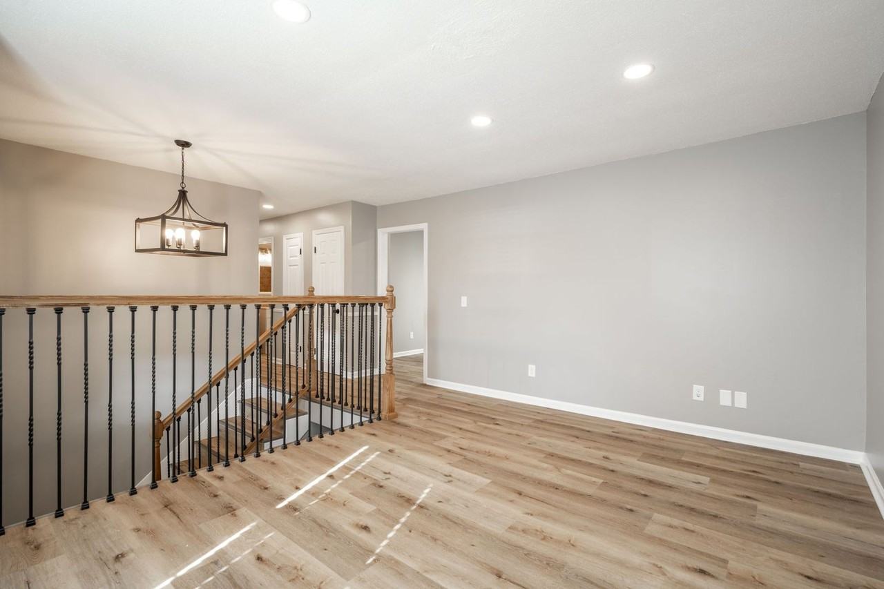 1075 Carol Jean Trl - Photo 5 of 31