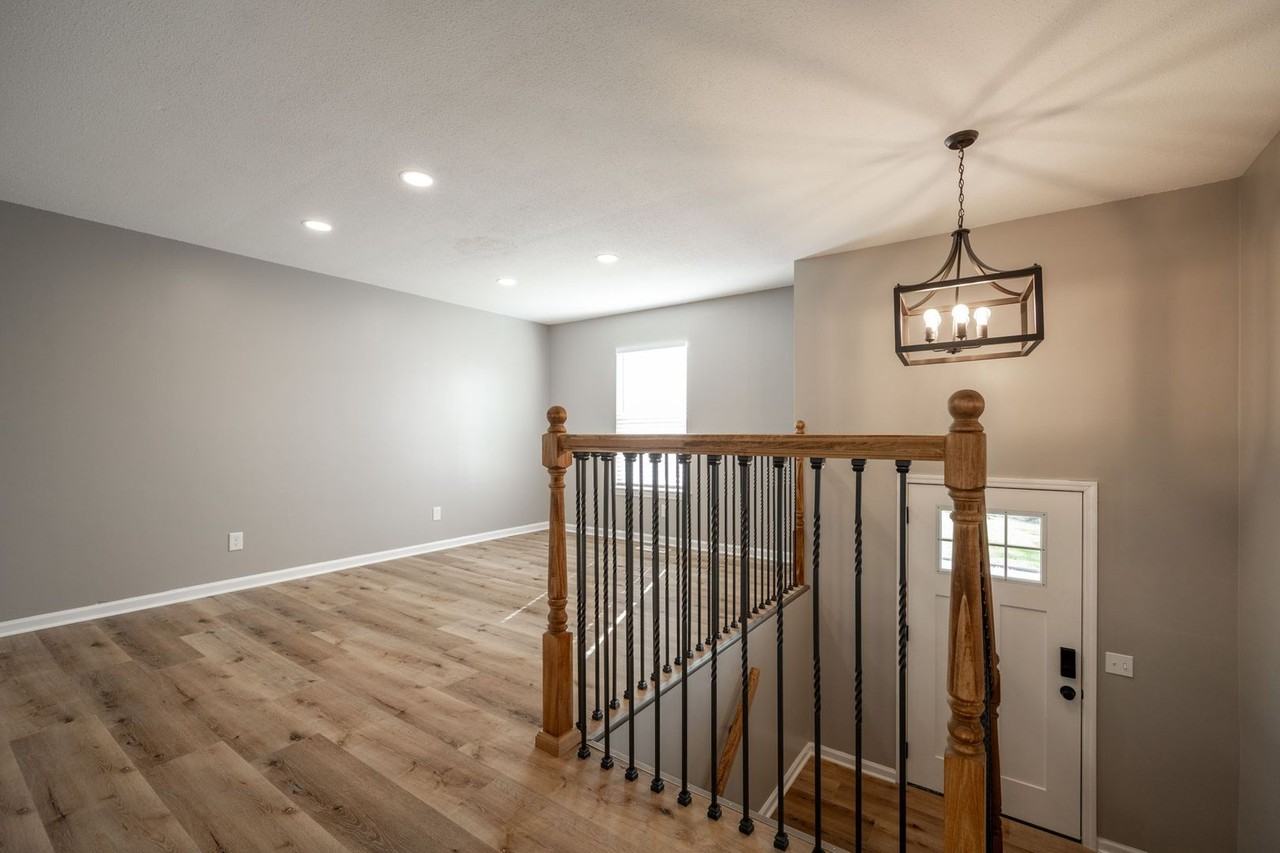 1075 Carol Jean Trl - Photo 6 of 31