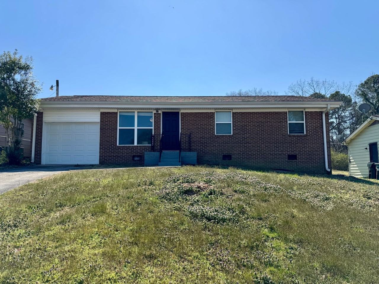 1412 Carousel Rd - Photo 2 of 27