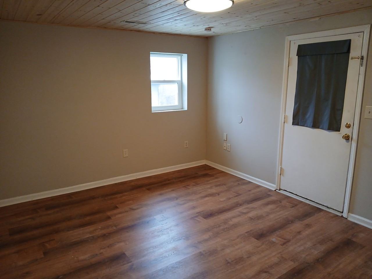 Boatyard Apartments - Photo 5 of 39