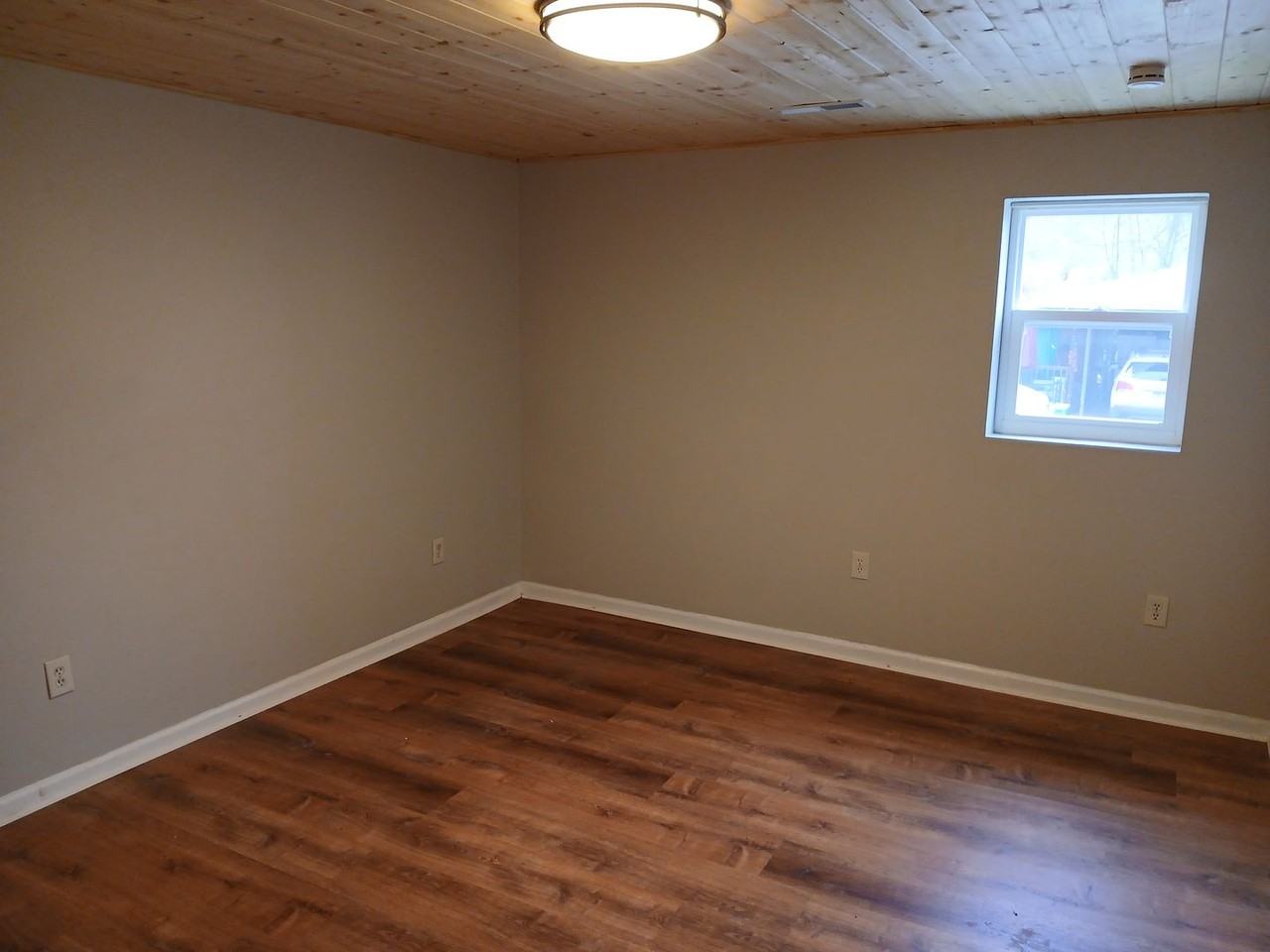 Boatyard Apartments - Photo 6 of 39