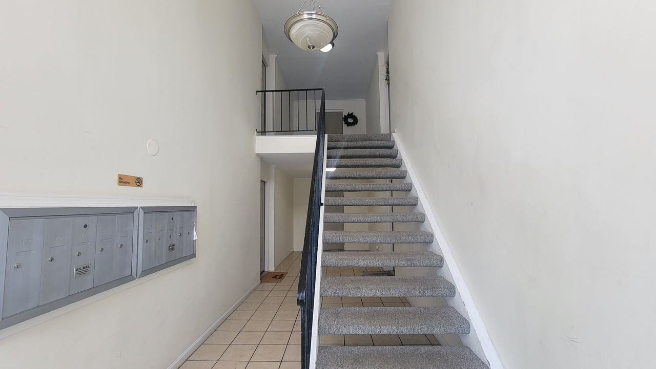 805 La Fontenay Ct - Photo 2 of 10