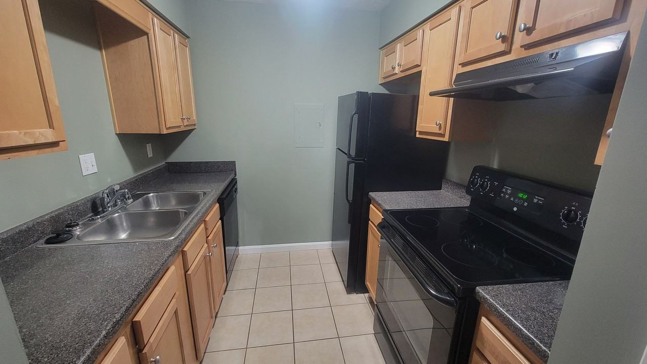 805 La Fontenay Ct - Photo 5 of 10