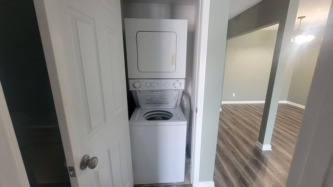 805 La Fontenay Ct - Photo 6 of 10