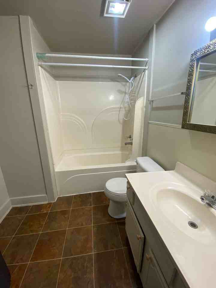 1340 Western St - Photo 6 of 10