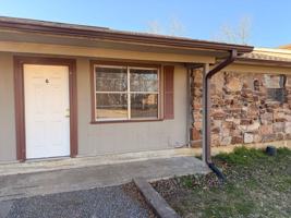 featured image of 1502 S Commerce Ave