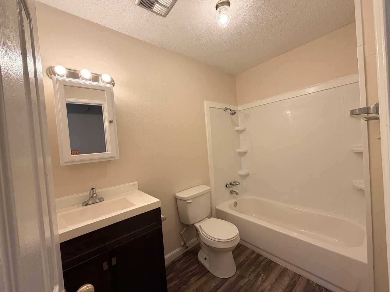 1502 S Commerce Ave - Photo 3 of 8