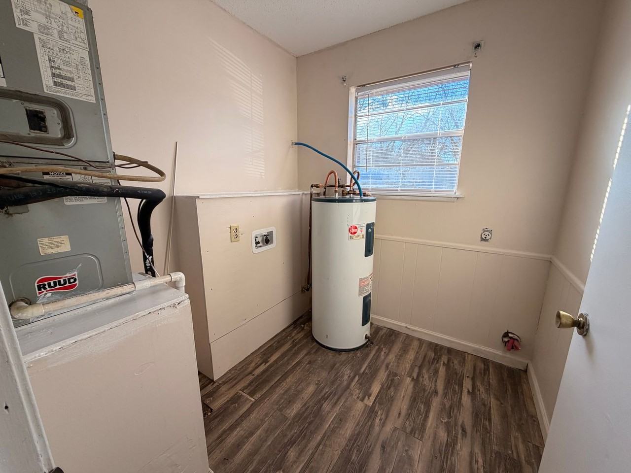 1502 S Commerce Ave - Photo 5 of 8