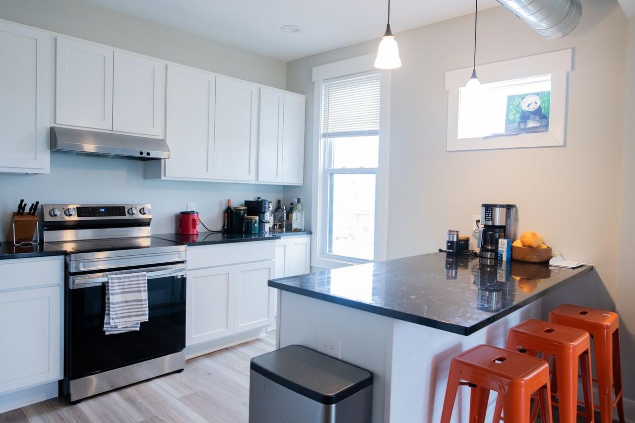 800 Bridge St Nw - Photo 7 of 23