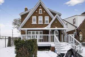 featured image of 13932 Roselawn St