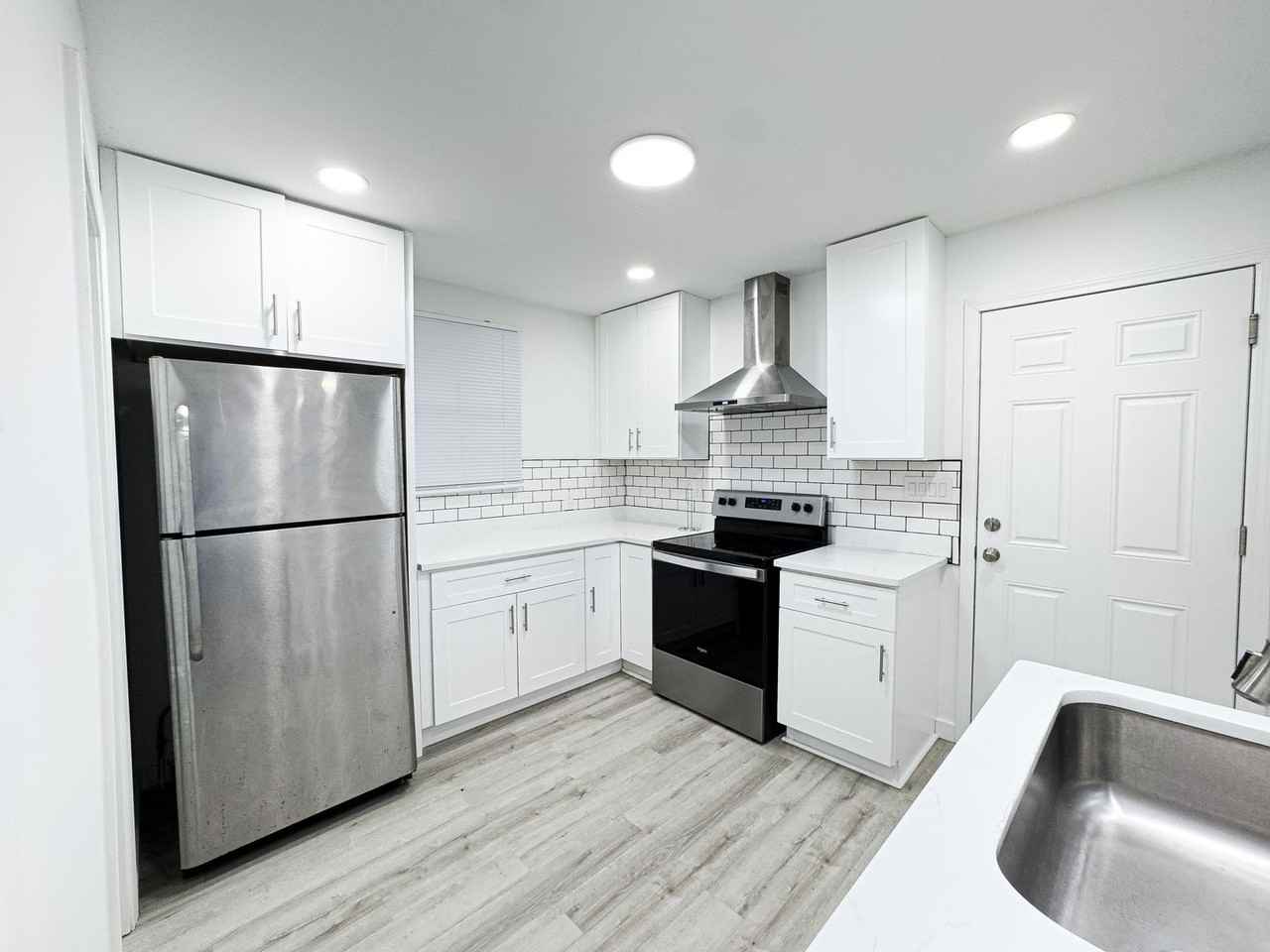 1307 Jarrett Dr - Photo 5 of 20