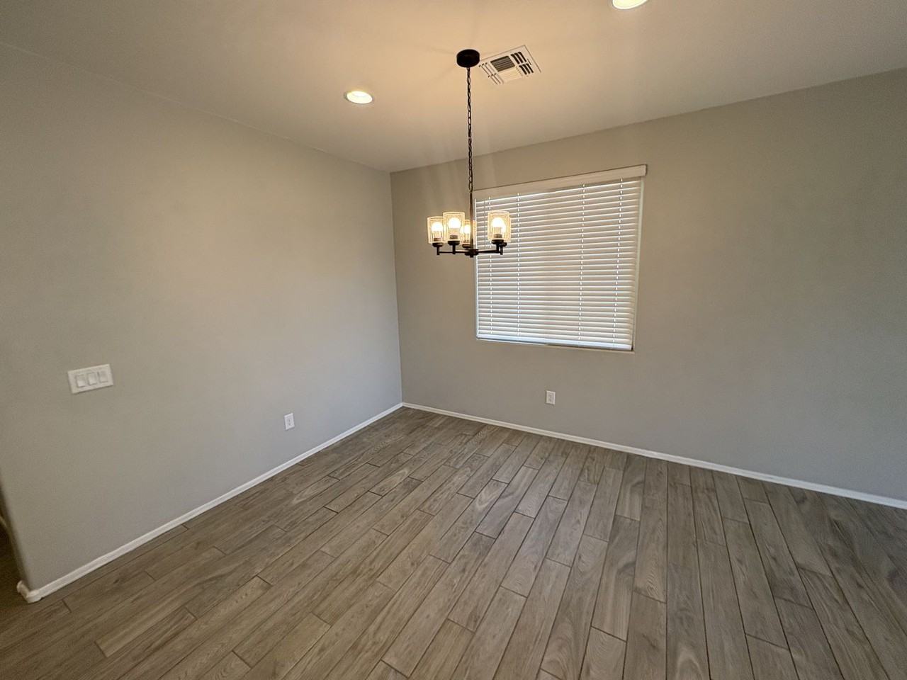 7733 S Crested Spring Dr - Photo 4 of 39